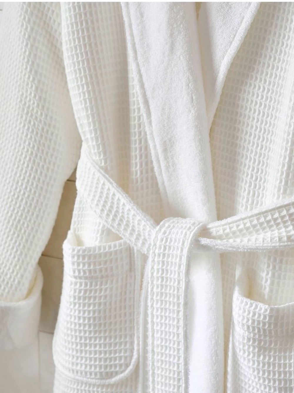 Pottery Barn Waffle Weave Resort Robe - Picture 4 of 9
